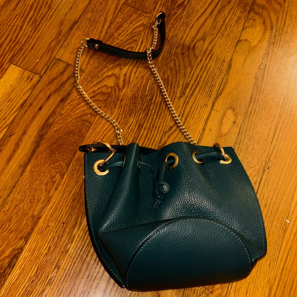 Diva’s bucket bag in teal